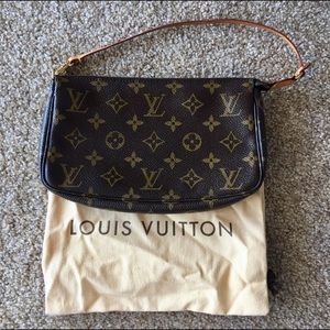 Authentic Louis Vuitton pochette accessoire